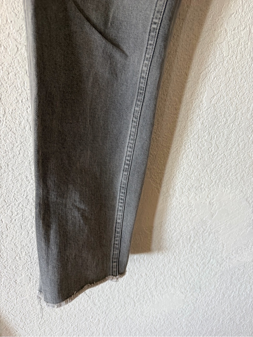 ✧ Rag & Bone Vintage Cigarette Jeans | Size 28 | Grey Raw Hem ✧ - Picture 4 of 7